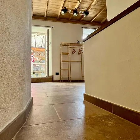 Tana Del Gufo Bed and breakfast Abbadia Lariana