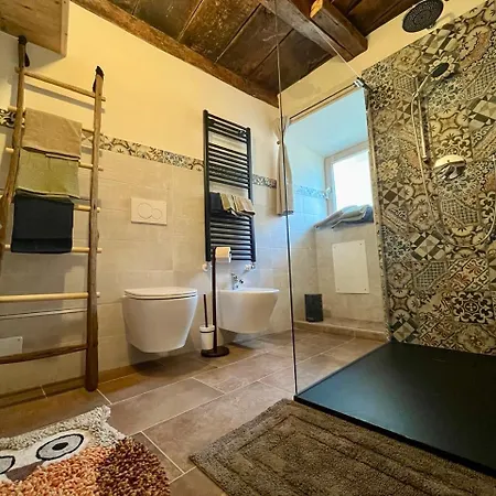 Tana Del Gufo Bed and breakfast Abbadia Lariana