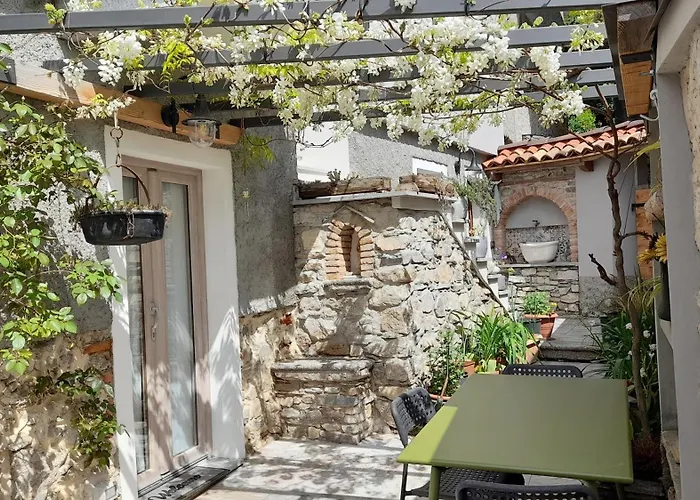 Tana Del Gufo Oda ve Kahvaltı Abbadia Lariana